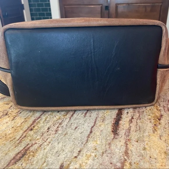 LEATHER TOTE BAG WITHE VINTAGE CIVIL WAR CALVARY HEART BRIDLE ROSETTES - Picture 10 of 16